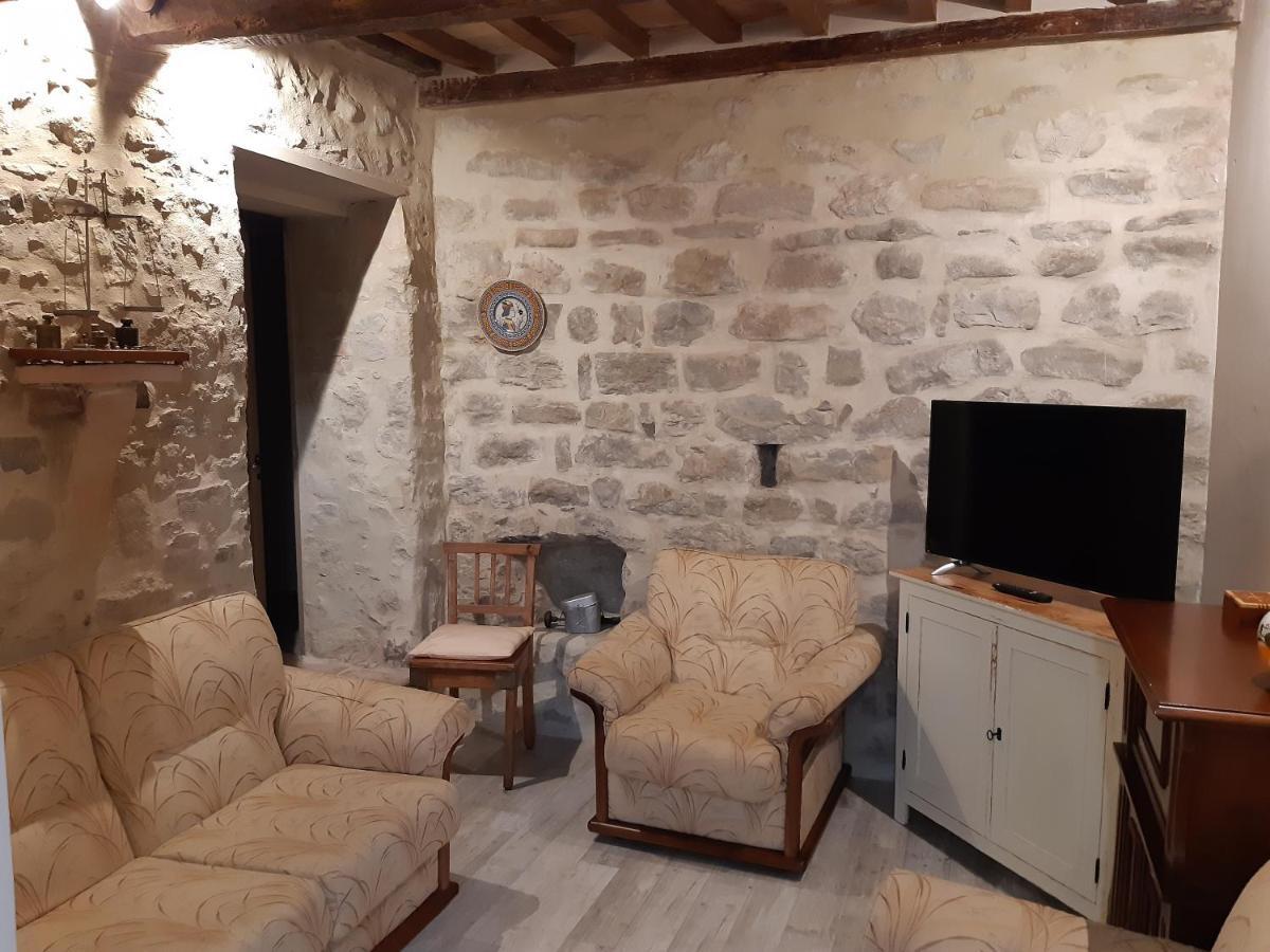 La Rosa Di Francesco Inn Valfabbrica Exterior foto